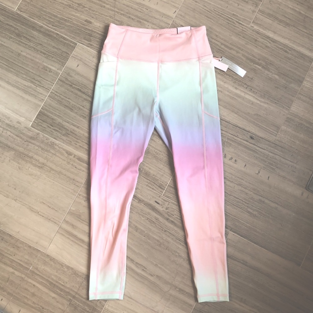 Victoria’s Secret Flow on Point 7/8 Leggings